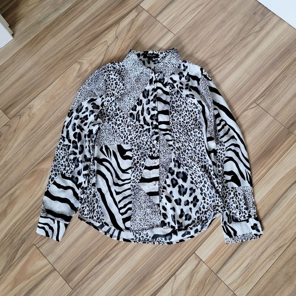 Beulah Style Leopard Zebra Animal Print Button Down Shirt in Black & White